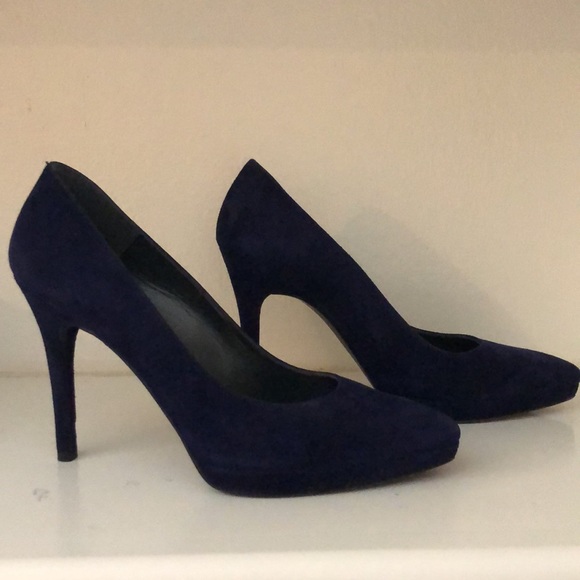 Stuart Weitzman suede heels - Picture 2 of 4